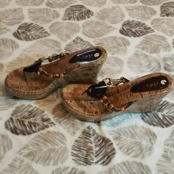Dots 9M tan/brown cork & beaded platform wedges‎ - Picture 3 of 7